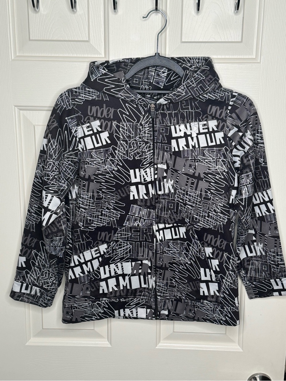Under Armour Boys' Kids’ Black & Gray Graphic Zip Hoodie size YM